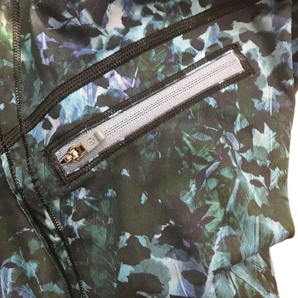 Lululemon Women's Floral Print Capri Legging  Sz: 2 - Picture 3 of 7